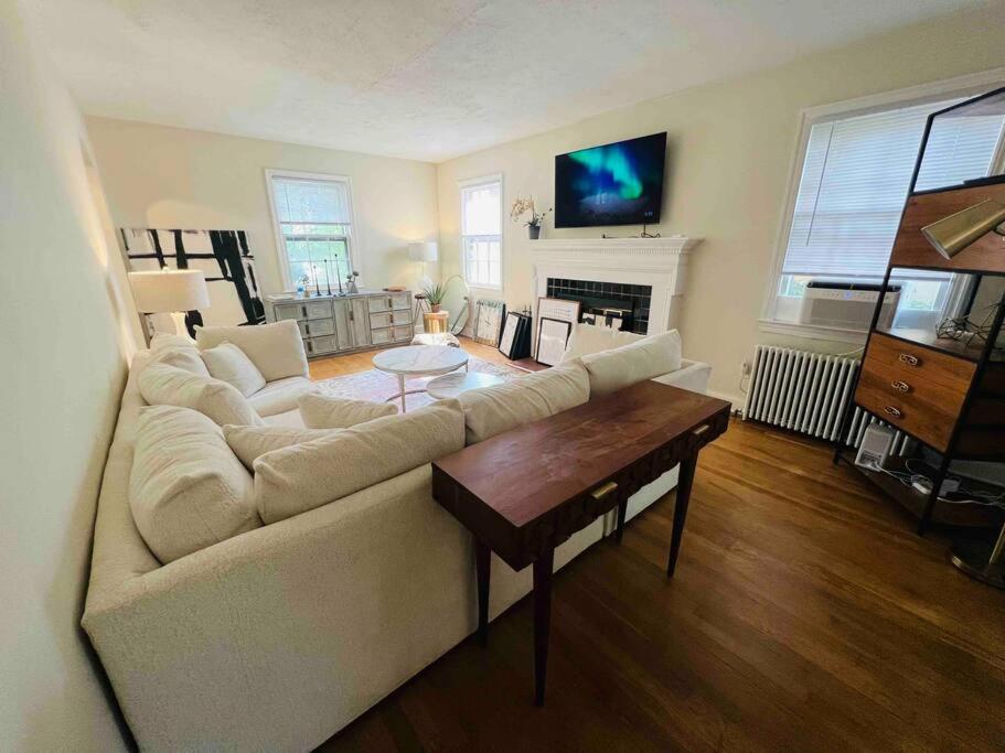 Dc'S Best Location 4 Bed With Parking Walk To Metro And Nightlife Bethesda Row Chevy Chase Exterior photo