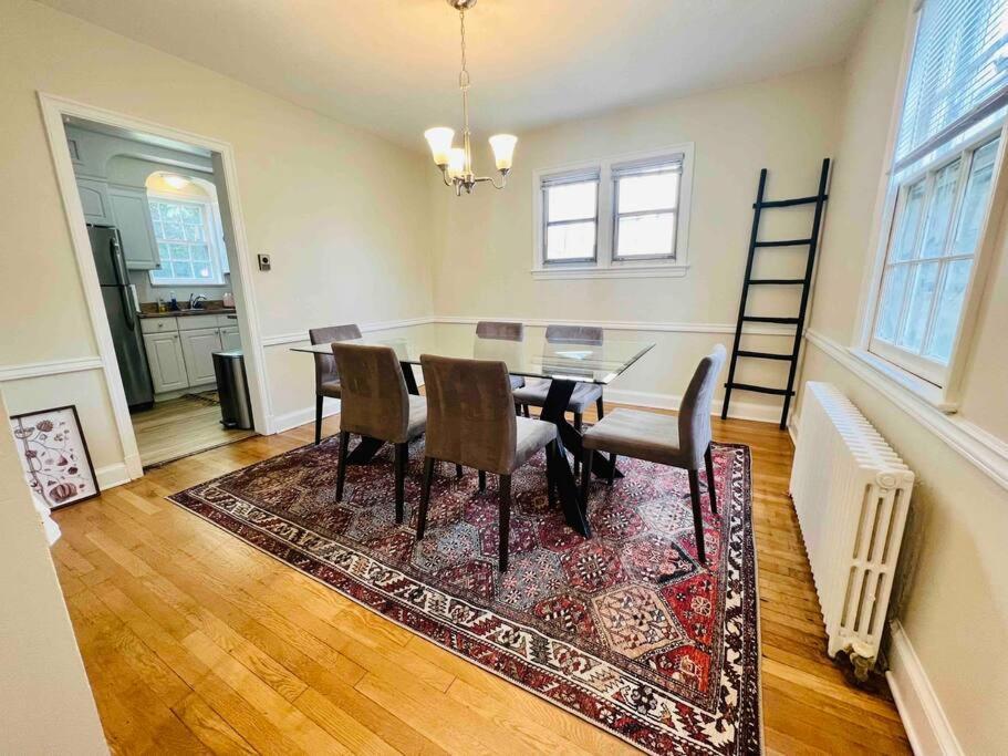 Dc'S Best Location 4 Bed With Parking Walk To Metro And Nightlife Bethesda Row Chevy Chase Exterior photo