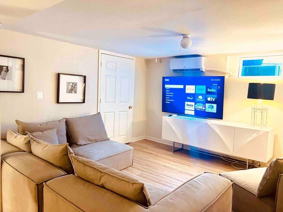 Dc'S Best Location 4 Bed With Parking Walk To Metro And Nightlife Bethesda Row Chevy Chase Exterior photo