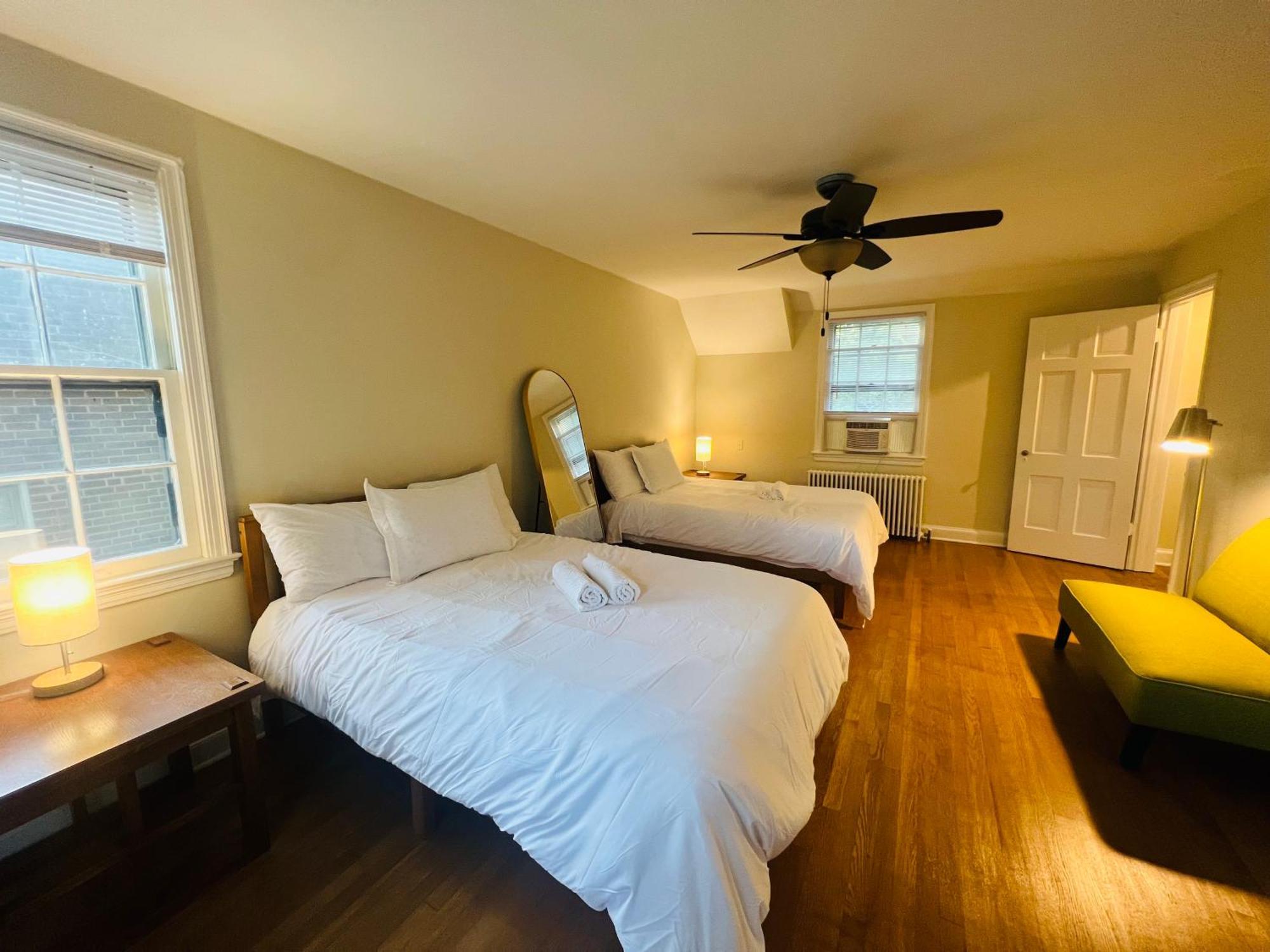 Dc'S Best Location 4 Bed With Parking Walk To Metro And Nightlife Bethesda Row Chevy Chase Exterior photo
