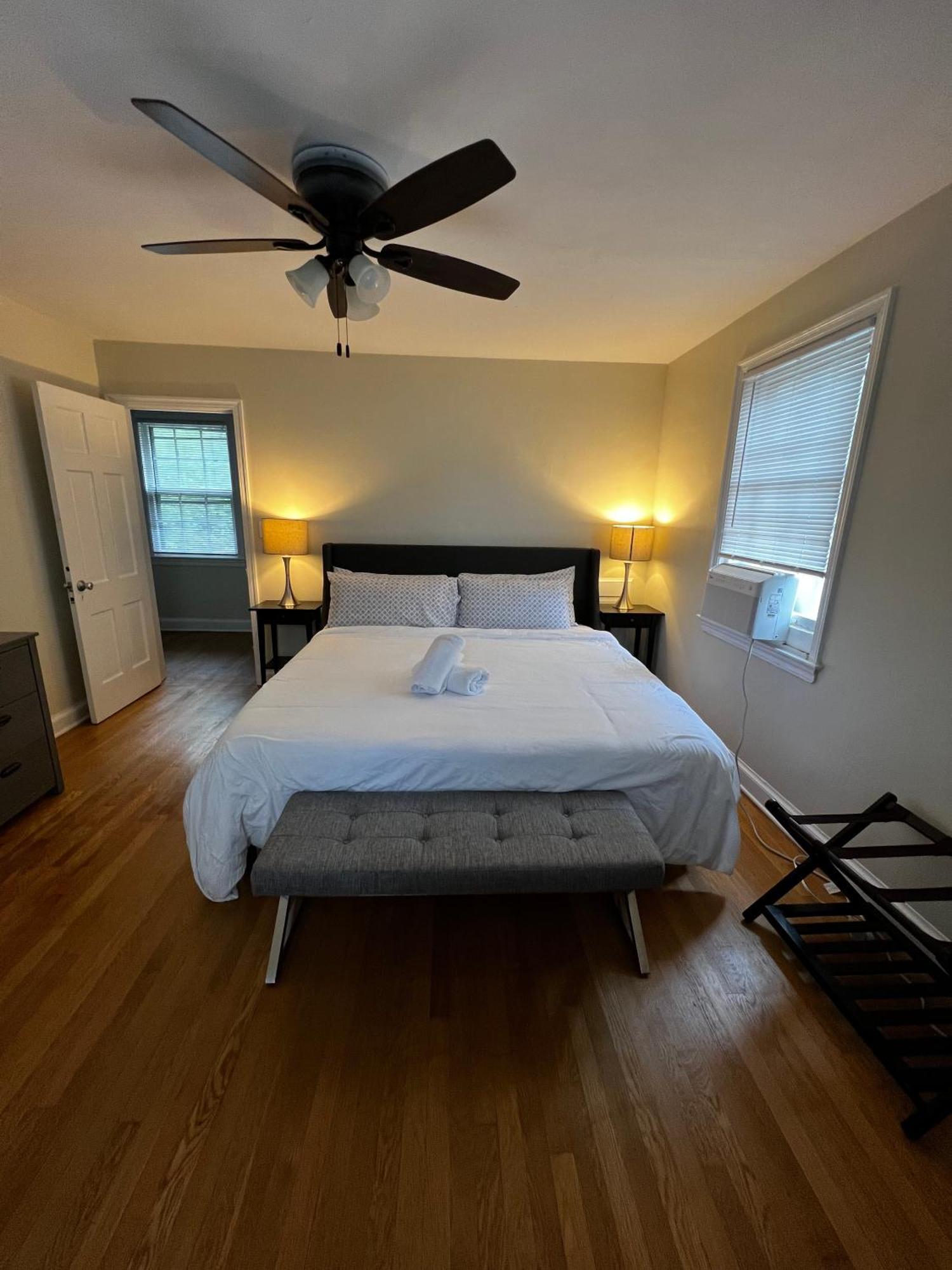 Dc'S Best Location 4 Bed With Parking Walk To Metro And Nightlife Bethesda Row Chevy Chase Exterior photo